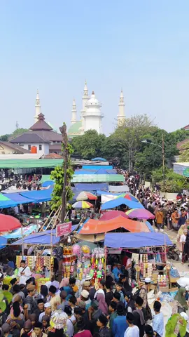 Suasana setelah dzikir bersama acara Haul Tuan Syekh Abdul Qodir Al-Jaelani yang ke-66 🤲 #haultuansyekhabdulqodiraljailani #abahuci #alistiqlaliyahcilongok #cilongokpasarkemis #jamaahcilongok #bumikratontjilongok 