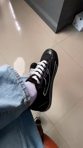 #fyp #sepatu #zirotz #sneakers #sepatulokal #localbrand #belilokal #sepatupriawanita 