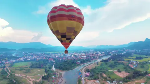 Hot air balloon #peterfpv #dronefpv #drone #drones #flycam #fpv #cinematicfpv #cinematic  #laos #laos🇱🇦 #travelaos #droneview #discoverlaos #fpvlaos #CapCut #xuhuong #vangvieng🇱🇦 