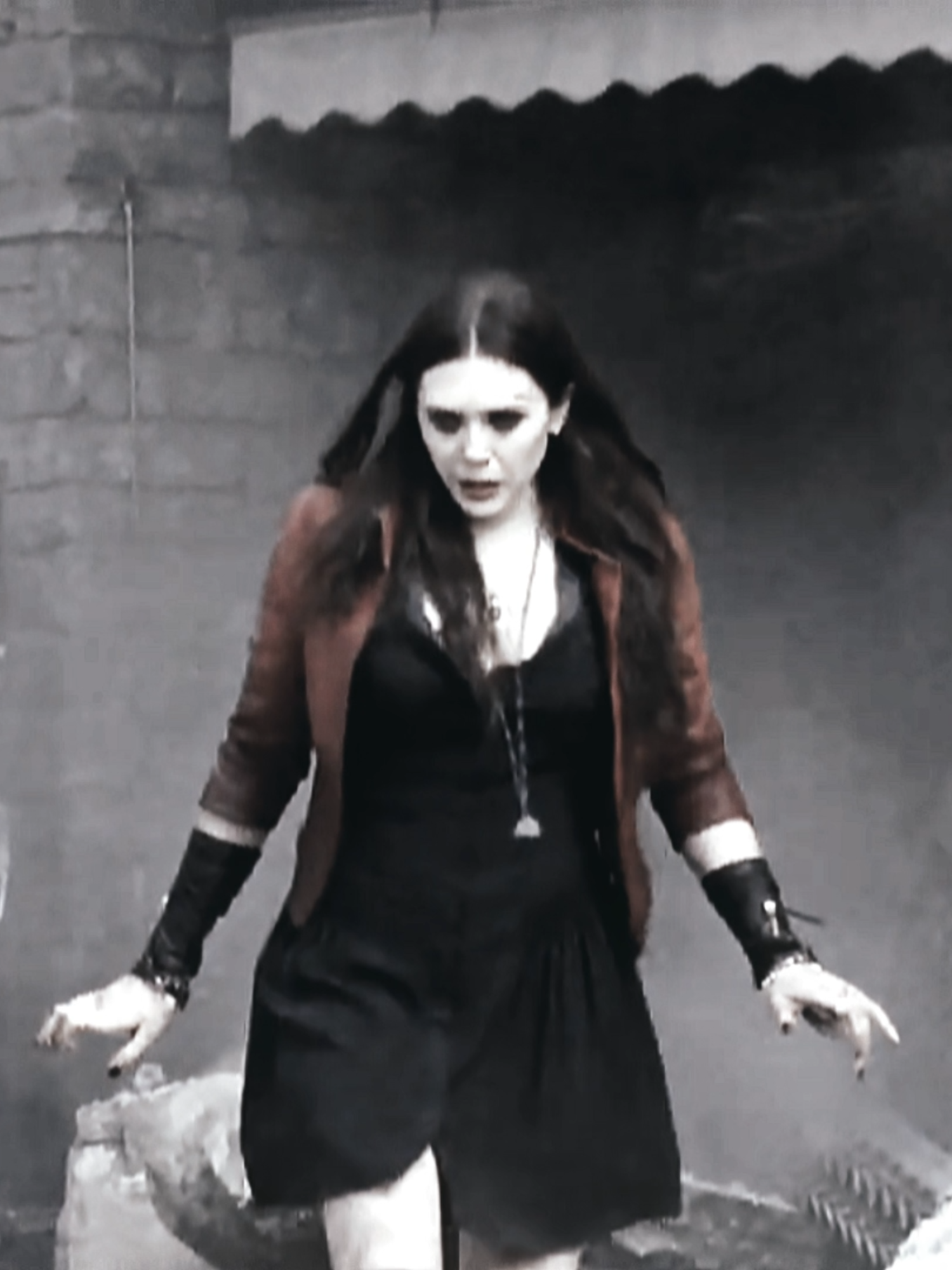 awoo. || ib: @syvicalsoul cc: @impvlse #wandamaximoff #wandamaximoffedit#scarletwitch#scarletwitchedit #agathaallalong#marvel#elizabetholsen #aestheticedits #edit #aftereffects