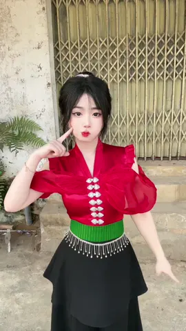 Mẫu này xinh -iu không ạ 🤣❤️ cb ra nhiều mẫu mới nha ạ #huongciu #áocomhuongciu #áocomthuylinh #áocomdantocthai #26sonla #xh 