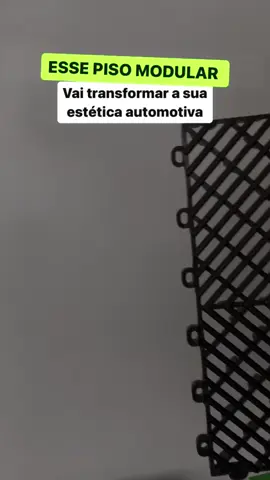 Kit 10 Peças Piso Modular Estrado Automotivo. 30x30 Várias Cores  Fácil Instalação  Adquira o Seu. Link nos Story e Destaques do Instagram. #praticidade #sofisticação 