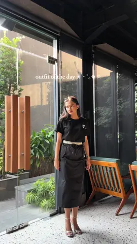 Keeping it sleek and stylish with a black-on-black combo🖤 Shop online at:  Shopee: jnleesboutique  Website: http://jnlees.com Or you can shop directly at jalan Guntur no. 7, Kota Malang 📍 More information on the product:  Whatsapp: 0819 0319 9000 #fashion #fashionstyle #malangfashion #malangshopping #malangshoppingonline #butikmalang #butikmalangonline #butikmalangsale #amazingmalang #exploremalang #malangkota #bajumalang  #outfitinspiration #outfitoftheday #outfitideas #outfitinspo #outfittips 