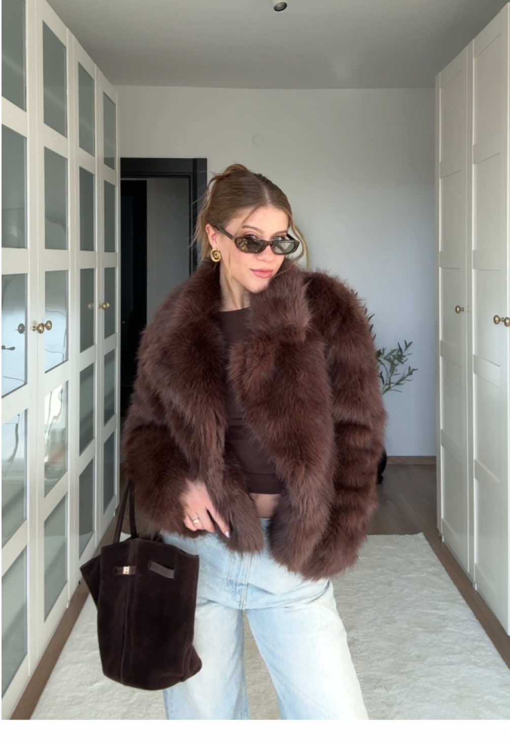 Kızlar ben aşık oldum 🤭🤎 bu kürkün güzelliği nedir 🥹🤤 @BERSHKA #furcoat #furjacket #kürk #kahverengi #brownoutfits #outfitinspiration #ootdfashion 