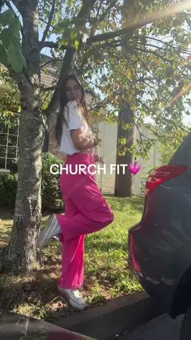 pink pants + 8am church = a good day 🥹💗 #OOTD #college #church 