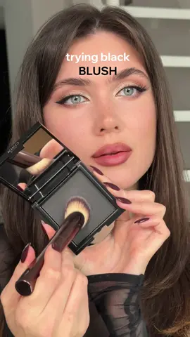 It's giving magic berries vibe Would you try it? 🍇🔮 details: @kikomilano Magnetic Nights Dark Illusion Ph Blush #blush#blushing#blackblush#blushmakeup#blushblush#finaltouch#makeup#makeuplooks#makeuptutorial#makeupideas#makeupinspo#girlythings#girlygirl#explore#explorepage