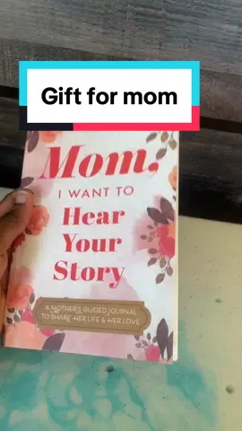 Mom i want to hear your story book #mothersday #family #mom #books #momiwanttohearyourstory 