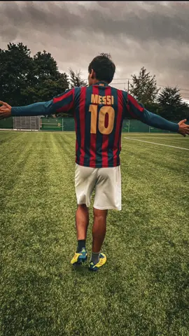 Crazy dribbling skills #football #Soccer #footwork #skills #skill #footballskills #soccerskills #footballskills
