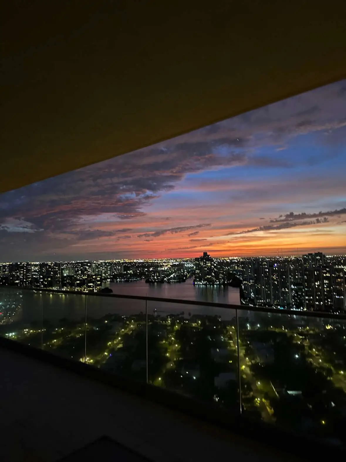 this is your sign to go watch a sunset  #sunset #iloveyou #fyp #fypviral #blowthisup #fypシ #trending 