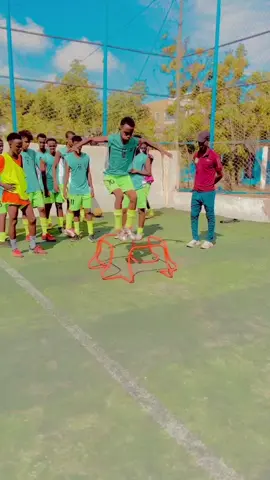 Imisan kulaha xuduudada joog⚽️😂#safaananaacdamy #soamlitiktok @caddeh8 @Pedri yare 10 @Ahmett lio 39 @K44k3y @coach xajoow 
