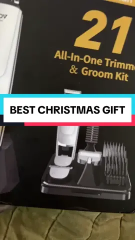 This thing is actually so dope. It’s only $35 and it would make a great Christmas present for any man in your life.#shaveroutine #trimmers #salontok #christmas 