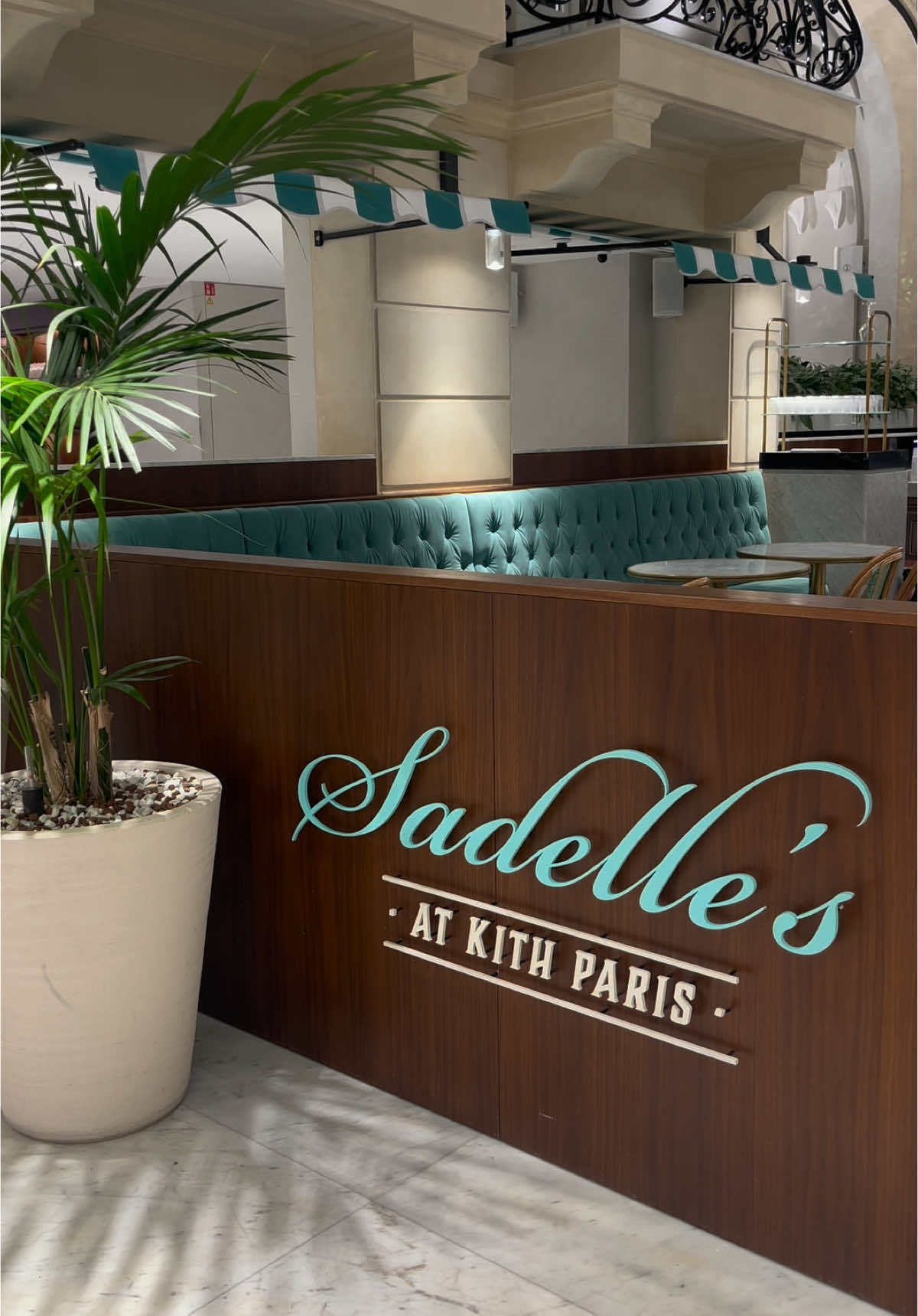 🍸Kith Restaurant - Sadelle’s at Kith Paris 9/10 📍49 rue pierre charron, 75008 Paris @Kith #kith #paris #restaurant 