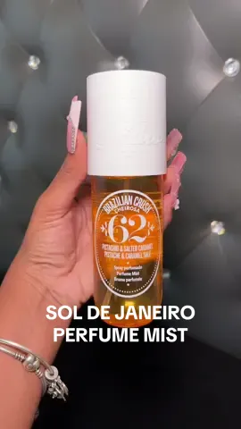 if fall had a signature scent, it would definitely be this!🍂✨ with notes of salted caramel, vanilla, pistachio, and almonds, it’s sweet, cozy, and irresistible!😍 it’s like a warm hug in a bottle🥰 #soldejaneiro #soldejaneiroperfume #soldejaneiropartner #soldejaneiromist #fallscents #bodymist #perfumetok #tiktokshopfinds #tiairalee #misstlc @Sol de Janeiro @TikTok Shop 🇺🇸 