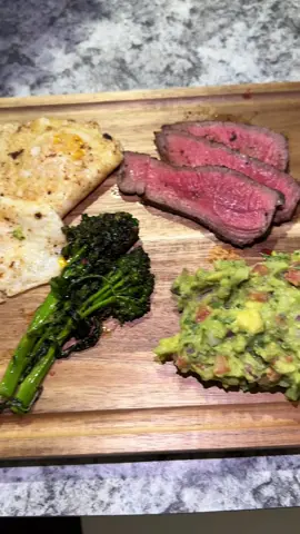 Eating it off a wooden board does in fact make it taste better🤌🏼  #carnivorediet #steakboard 