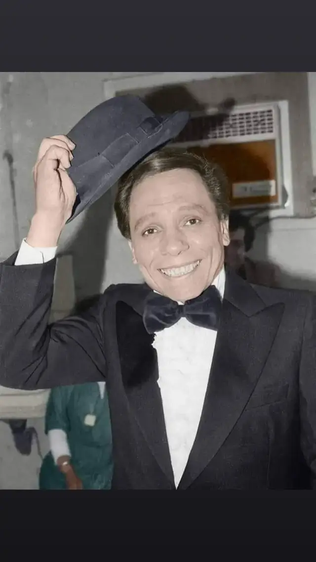 رشح الفنان عادل إمام لدور مزاجنجي في فيلم الكيف  ١٩٨٥ فى البداية لكن ذهب الدور للفنان محمود عبدالعزيز الذي حقق نجاحاً كبيراً في الدور واعتبر من أهم أدواره في السينما، والفيلم من بطولة محمود عبدالعزيز ويحيي الفخراني ونور وعبدالله مشرف، تأليف محمود أبوزيد، إخراج على عبدالخالق.  فيلم البيه البواب (19879) رشح الفنان عادل إمام لبطولة فيلم البيه البواب لكنه اختلف مع صناع العمل فذهبت بطولة العمل للنجم أحمد زكي ليصنع به أهم أعماله السينمائية والتي حققت أعلى الإيرادات وقتها. والفيلم من بطولة أحمد زكي وفؤاد المهندس وصفية العمري وسيد زيان ومحمد رضا، تأليف يوسف جوهر، إخراج حسن إبراهيم.  مسلسل رأفت الهجان (1987) رشح الفنان عادل إمام لبطولة مسلسل رأفت الهجان في البداية لكنه اختلف مع الرؤية الدرامية للكاتب صالح مرسي فذهب الدور للفنان محمود عبدالعزيز ليصنع به ملحمة وطنية خالصة، والعمل من بطولة محمود عبدالعزيز ويسرا ويوسف شعبان ومصطفى متولي، تأليف صالح مرسي، إخراج يحيي العلمي.  مسلسل أرابيسك (1993) رشح الفنان عادل إمام لدور حسن أرابيسك في البداية لكنه اختلف في وجهة النظر مع الكاتب الكبير الراحل أسامة أنور عكاشة فذهب الدور للفنان صلاح السعدني ليصنع به أهم شخصيات الدراما على الإطلاق، والعمل من بطولة صلاح السعدني وهالة صدقي وأبوبكر عزت وسهير المرشدي وهشام سليم، تأليف أسامة أنور عكاشة، إخراج جمال عبدالحميد.  فيلم اضحك الصورة تطلع حلوة (1998) رشح الفنان عادل إمام لفيلم اضحك الصورة تطلع حلوة في البداية لكنه اعتذر عن الدور ليذهب للفنان أحمد زكي ويصبح من أهم أدواره السينمائية، والعمل بطولة أحمد زكي وسناء جميل وليلى علوي ومنى زكي وكريم عبدالعزيز، وتأليف وحيد حامد، وإخراج شريف عرفة. 