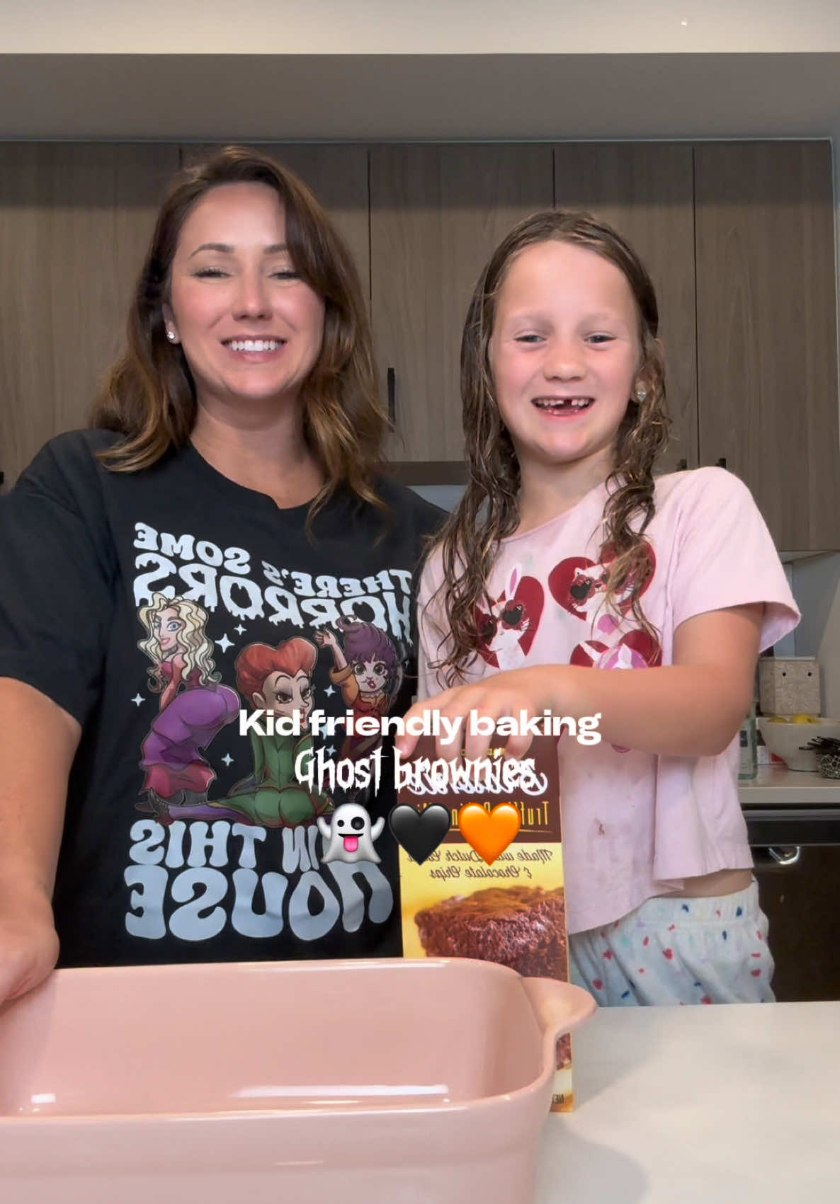 Easy and fun ghost theme brownies to bake with your kiddos this October! 👻  Ghost brownies ingredients: 1 package of brownie mix 1/3 cup white chocolate chips 1/2 tbsp coconut oil Mini chocolate chips for ghost eyes  Toothpick to make ghost arms After baking your brownies, melt the chocolate with coconut oil in the microwave for 30 seconds. Mix together with a spoon until smooth.  Using a small spoon, pour a small spoonful on the brownies then slowly pour down to make the ghost tail. Use a toothpick to brush the sides of the white chocolate melt to make ghost arms. Add 2 mini chocolate chips for eyes. Enjoy!  #kidfriendlyfood #bakingwithkids #halloween #halloweenbaking #ghostbusters 