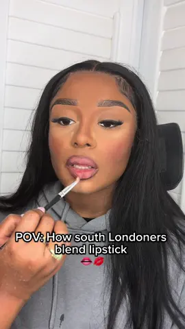 POV: How South Londoners blend lipstick 😂👄 #southlondonmua #croydonmua #mua #beauty #BeautyTok #viral_video #foryoupagе #fyppp #lipstick 