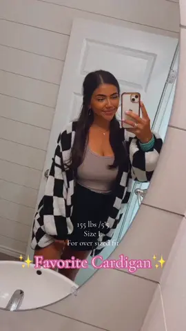 I am so in love with all the different ways I can wear this cardigan 😭🫶🏽 #fall #tiktokshop #falldealsforyou #tikokviral #sweaterweather #cardigan #fashion #MomsofTikTok #girls #woman #oversized #fyp #autumn 