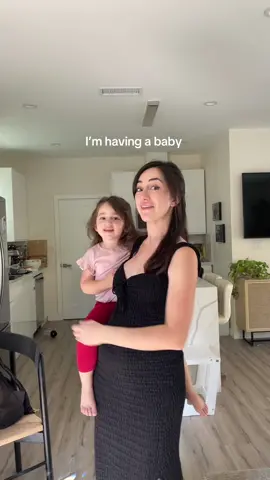 Cant wait to be a family of 4 and julias so excited to have a baby brother 🥹😊 #motherhood #pregnancyjourney #pregnant #21weekspregnant #sahm #stayathomemom #pregnancy 