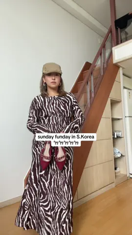 had a dream that Jennie and I were friends 😂😂😂 #fitcheck #seoul #fashiontok #OOTD #fashiontiktok #오오티디 #fyp 