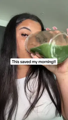 kiala has tons of super greens and it tastes sooo yummy! im drinking the tropical splash! #tired #bloated #highcortisol #kialagreens 