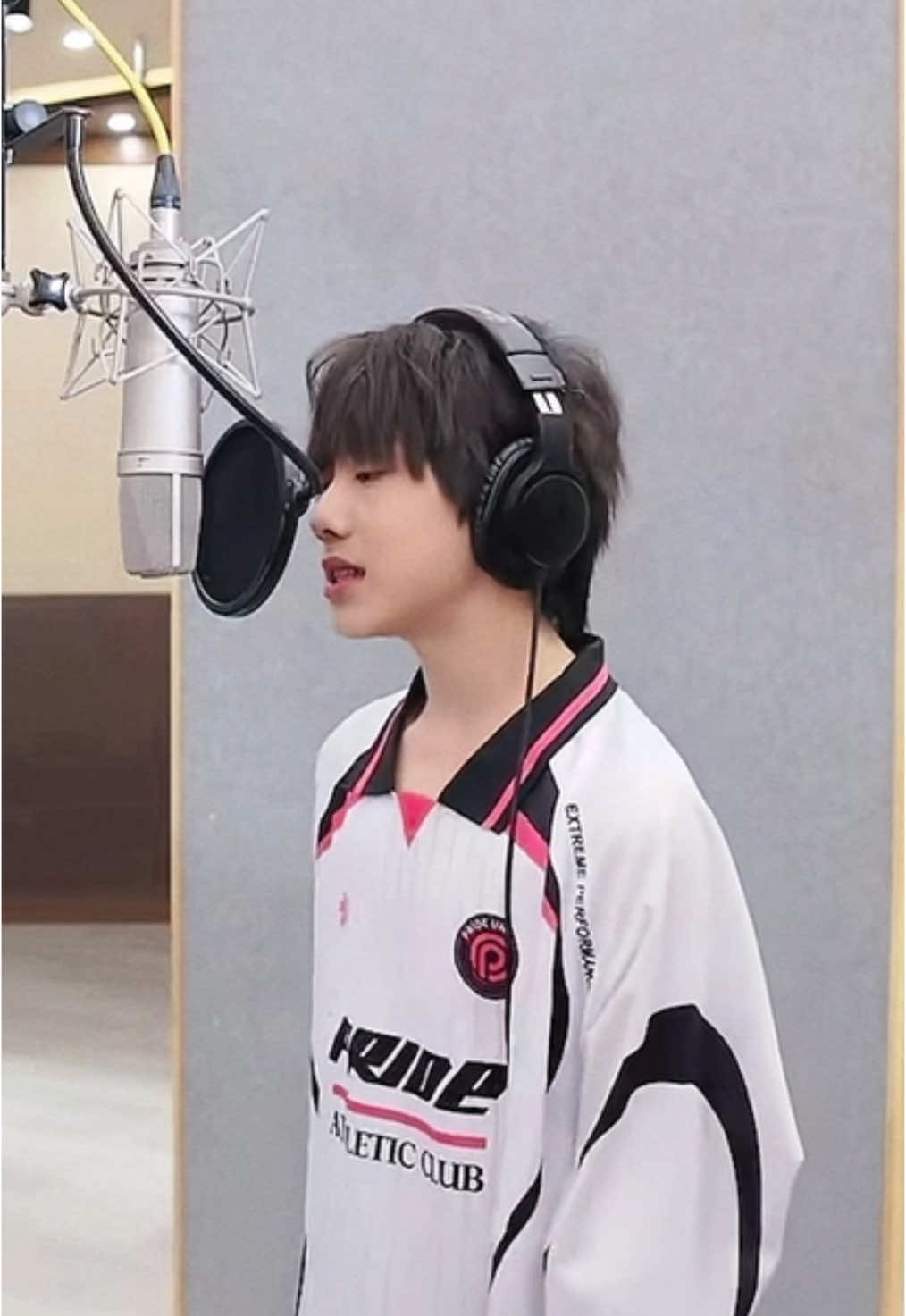 recording behind 🎧🎵🎶 TF四代 (危险的关系) OST #เฉินอี้เหิง #chenyiheng_陈奕恒 #tffamily #tffamily_4th_generation #tffamilygen4 