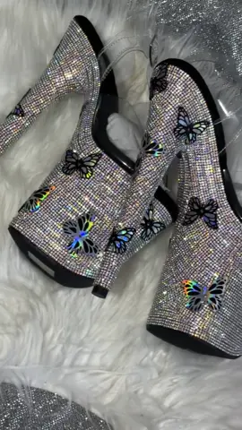 estilo personalizado hecho a mano 🥰  solicita las tuyas, envios a todo el pais  #pleaserheels #elsalvador #pleaser 