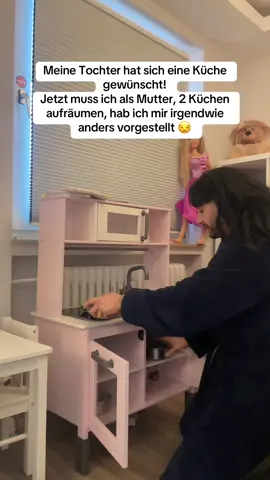 Jetzt muss ich als mutter 2 Küchen aufräumen 😒 #mutter #muttersein #eltern #elternmomente #küche 