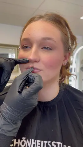 TAGES/ABEND MAKE-UP Buche JETZT einen Termin bei uns für ein Tages- oder Abend MakeUp! Wir beraten dich und gehen auf deine individuellen wünsche ein!  Termin vereinbarung über Insta, Facebook, Whatsapp, per Tel oder Online auf www.kingsandqueens.company *werbung #nürnberg #viral #foryou #beauty #kingsandqueens #kosmetik 
