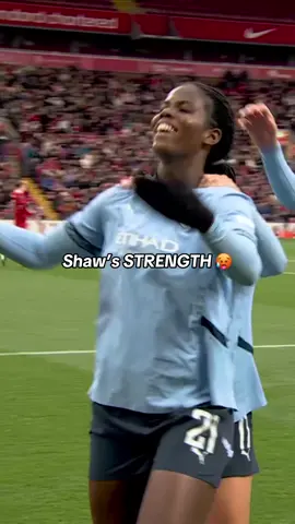 Shaw’s STRENGTH 💯🥵 #barclayswsl #bwsl #bunnyshaw #mancitywomen @mancitywomen 