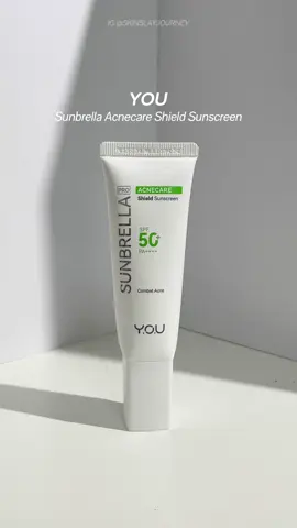 Ditinggal kedip sebentar, @youbeauty_idn udah launching sunscreen baru lagi. Yang bikin excited tuh karena sunscreen terbaru YOU ini buat acne-prone skin 😍 Yes, ini dia Sunbrella Acne Care Shield Sunscreen. Kalian yang follow aku dari lama, pasti tau deh kalo aku cinta banget sama sunscreennya YOU. Dan sekarang aku juga suka banget sama sunscreennya mereka.  Teksturnya terlihat creamy, padahal light banget dan waterbased. Tenang aja, sunscreen ini blendable dan nggak whitecast ya. Pas dipake ada rasa sejuknya, jadi nyaman banget! Kalo dikulitku yang kering ini, finishnya cenderung matte. Tapi mattenya masih yang nyaman banget dan nggak bikin kulit jadi kering. So far aku suka deh sama sunscreen ini karena nyaman banget pas dipake. Plus nggak pilling juga ketika dipake under makeup. Jadi gimana, kalian tertarik cobain nggak? @YOU Beauty Indonesia  #yousunscreen #youacnesunscreen #breakupwithbreakout 