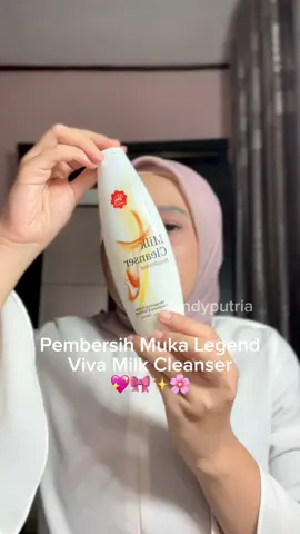 milk cleanser legend dari viva yang bisa mengangkat makeup waterproof dan afternya kulit lembab kenyel udah habis 2 botol jumbo sih aku 🫶🏻 #vivacosmetics #milkcleanser #doublecleansing 