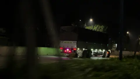 Hino 4 chân đến từ mảnh đất 86 mãi đỉnh 🥰🚛✅❤️ #86c05704 #86binhthuan #xunghuongtiktok #nhatkyxetai #xetaitiktok #trending #hộitiktokxetảiviệtnam #nghetaixe #xetai #xetaidep 