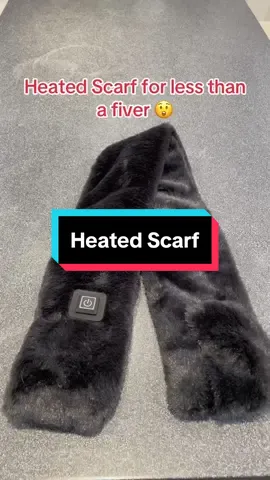 This Heated Scarf is less than a Fiver 😲🤯 #tiktokmademebuyit #heatedscarf #scarf #autumnwear #winterwear 