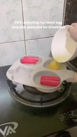 Sobrang dali na dumali ng fun and cute breakfast with this pan #pan #cookingpan #panwithmold #panwithshape #pancakepan #eggpan #nonstickpan 