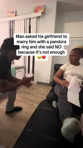 Man asked his girlfriend to marry him with a pandora ring and she said NO because it’s not enough 🥺💔 #viral #fyp #trending 