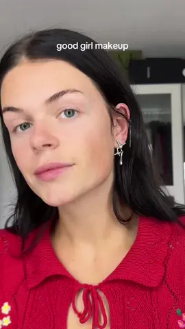 Very cutesy and yes my roots need some touching up🤡  #demure #makeup  #newmusic 