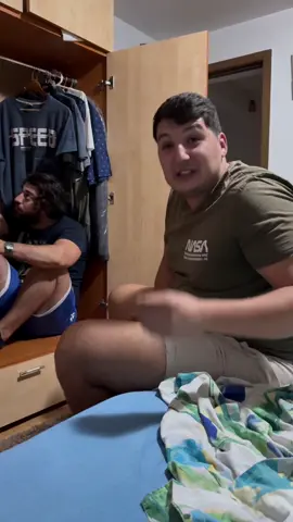 Echipă de construcții 😂😂