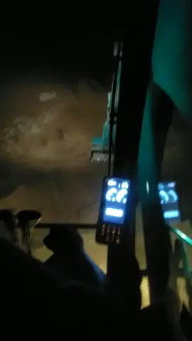 pejuang malam #operator #operator_excavator #oeratormuda #excavator #kobelco_sk200 