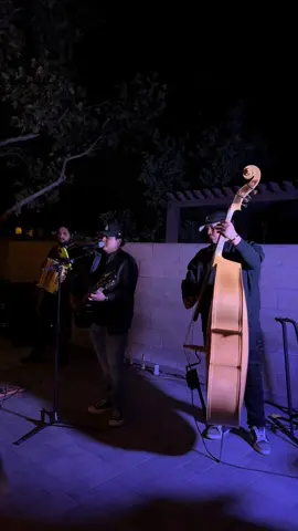 Tu ingratitud al estilo chirrin 🔥 #envivo #tuingratitud #losbukis #edicionespecial #norteño #accordion #bajosexto #tololoche #tocada #privada #groupo #musicamexicana #sonido #losangeles @EstiloElegante @Osito_Tololoche 