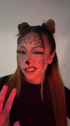 🐆🤎 #leopard #leopardlook #leopardmakeup #simplehalloweenmakeup #fyp #trending #trendy #viral 