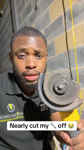 Day in the life of an electrician #fyp #electrician #london #construction #funny #trade 