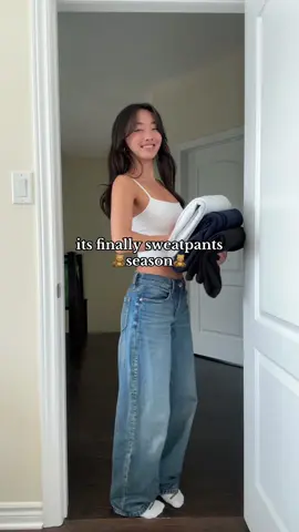 tbh its always sweatpants season🙂‍↕️🙂‍↕️🫶🏻 #fall #autumn #winter #fashion #school 