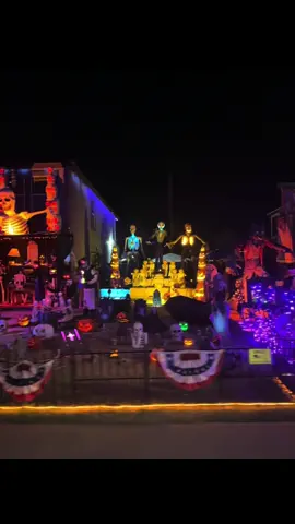 Halloween neighborhoods that go all the way out in Phoenix, Arizona❕🎃👻🧡The Santa Rita Ranch neighborhood is completely decked out for Halloween! I definitely recommend getting there early in the night to find a place to park & walk around! We went to other different little spots address will be added below❕All of these homes are so well decorated and look even better in person❕🎃👻💀 📍 Santa Rita Ranch Mesa, AZ / 10504 E Osage Ave Mesa, AZ  85212 ( park on the side when you first enter & walk through the little neighborhood park to enter the street of Halloween Decorations ) 📍 Chris Birkett Haunted Graveyard  8414 E Valley Vista Dr Scottsdale, AZ  85250 ( free for public  but donations is appreciated, they will have actors, walk through haunted maze, kid friendly, check out their website for more details🎃👻)  📍The Scary Christmas House  4431 W Escuda Dr Glendale, AZ  85308 📍 Skeleton House 23625 N 117th Drive, Sun City  📍 Disney Halloween House 5461 S Caisson Way Mesa AZ 85212 📍 Super Mario House 9705 E Thornbush Ave Mesa AZ 85212 📍 Keely's Light Show 1851 S Brighton Circle Mesa, 86292 📍 Phoenix Dead Rising  8611 N 30th Drive Phoenix 📍 Casa de Muertos 1722 W Villa Maria Drive Phoenix  #halloween #halloweenphoenix #lightdisplay #phoneix #halloweendecorations #az #arizona #halloweenhouse #halloweenneighborhood 