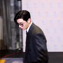 The Flashes were on him✨ #chaeunwoo #leedongmin #model #wkorea #tt 