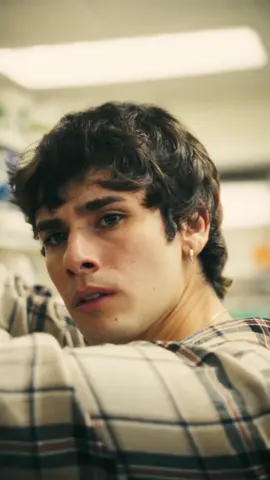 Clean up in aisle 4 🧹👀❣️ #friendshiphumor #romance #Love #prank #Relationship #funny #johnnyvalentine 