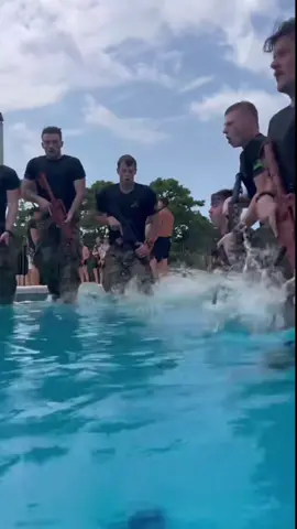 Navy seals pool training 🇺🇸 #navyseal #armybts #navy  #usarmy #soldier #military #armylife #armylover #motivation #discipline #hardwork 