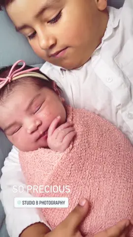 This in home newborn session was a dream 💗 welcome to the world little one #newbornsesion #Siblings #denverphotographer #denvernewbornphotographer  #bookwithme