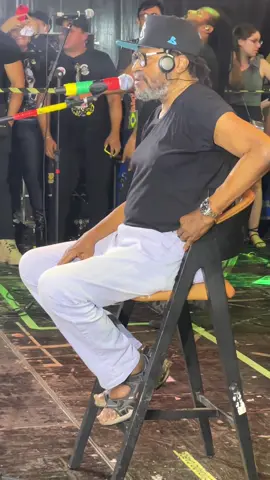 Show em Joao Alfredo/PE Edson  Gomes e banda Cão de Raça.  . . . . #edsongomes #bandacaoderaca #reggae #reggaeroots #pernambuco #bahia 