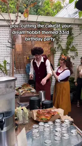 this cake was worth being speechless over #hobbitparty #concerninghobbits #33rdbirthday #birthdayparty #hobbitcore #hobbitcosplay #lordoftherings #thefellowshipofthering 